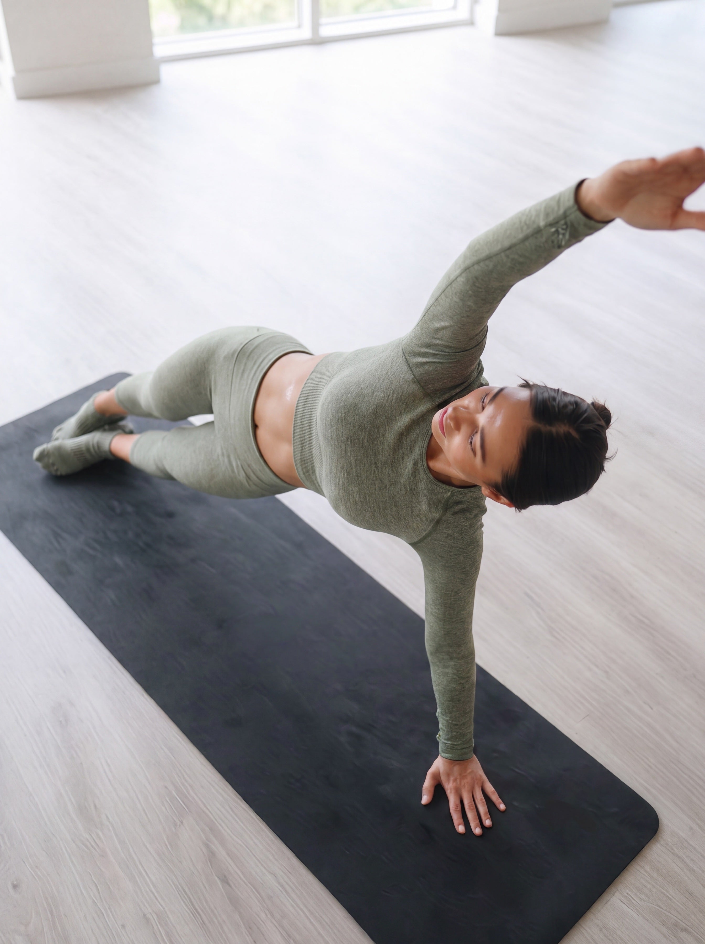 Side plank hold